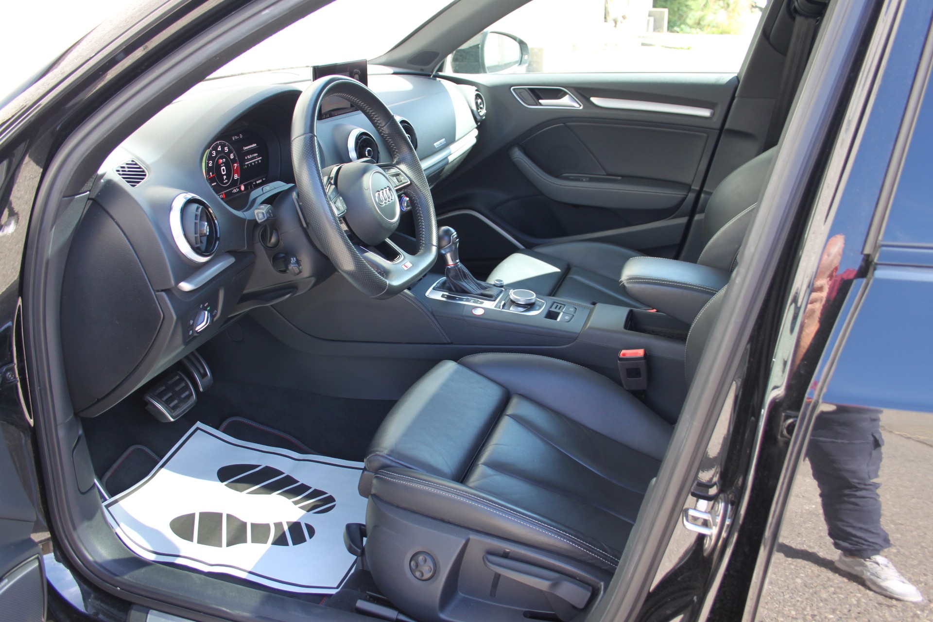 AUDI S3 Sportback 2.0 TFSI quattro S-tronic-image-6