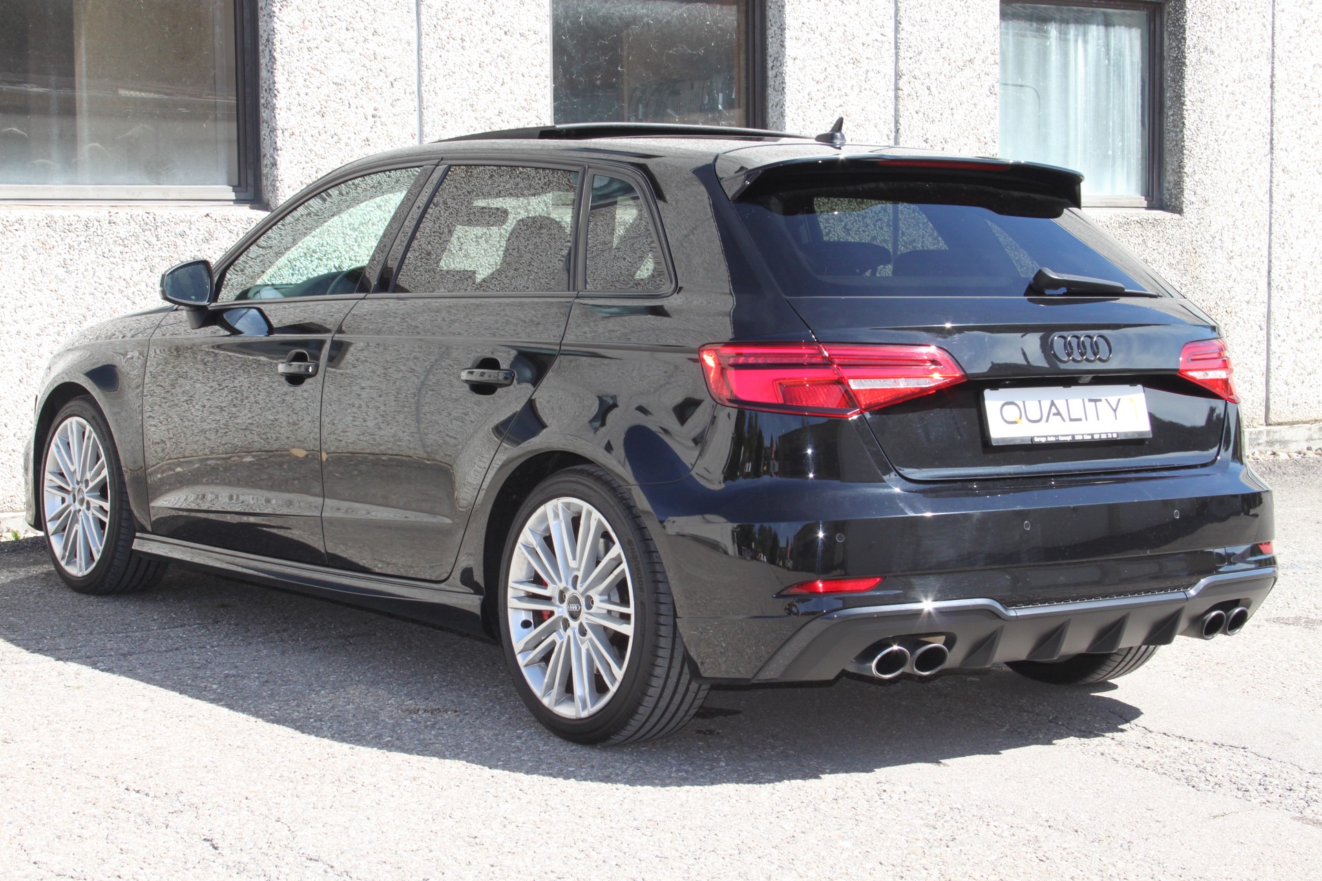 AUDI S3 Sportback 2.0 TFSI quattro S-tronic-image-5