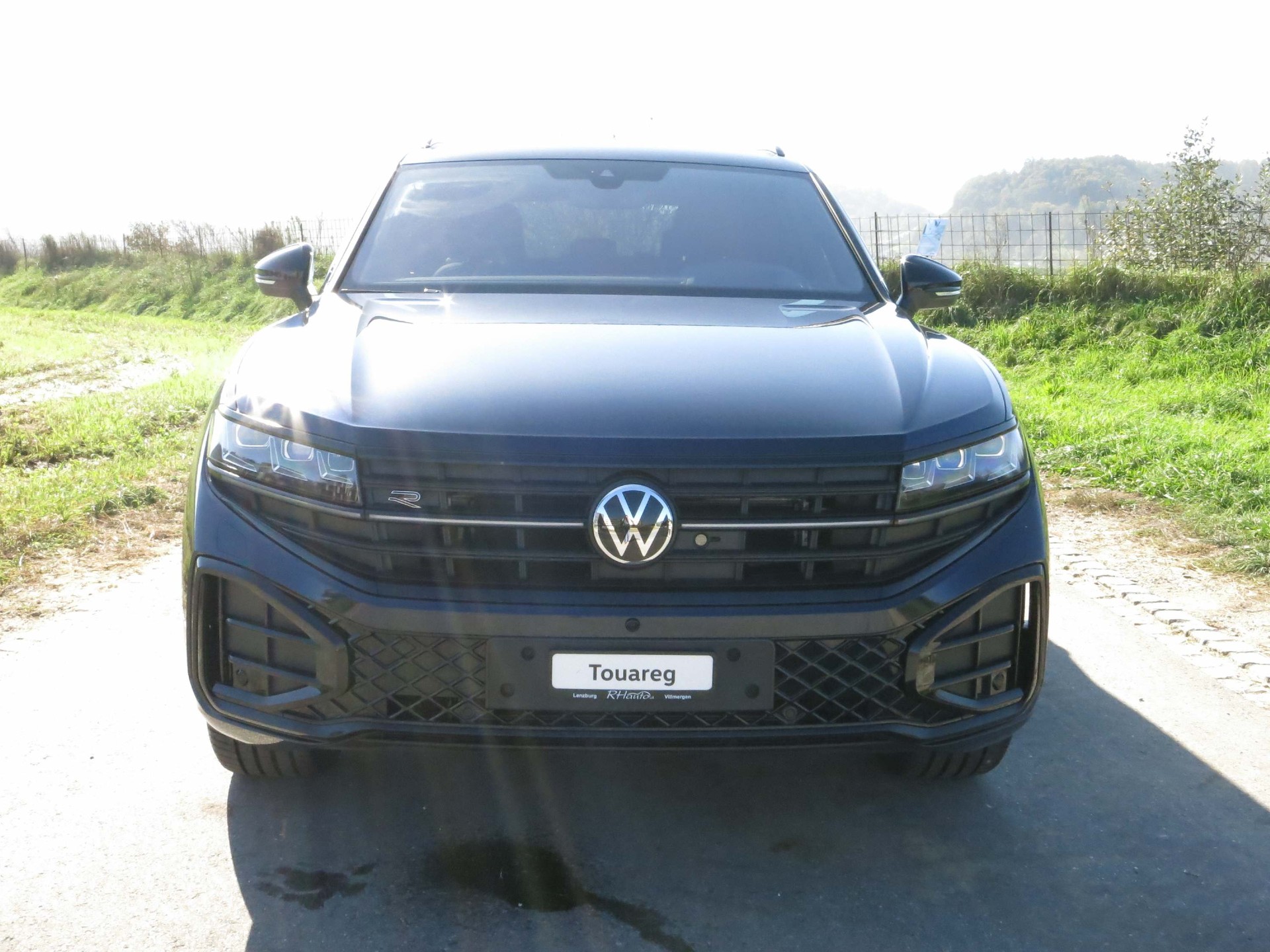 VW Touareg 3.0 V6 TDI R-Line-showroom-element-1