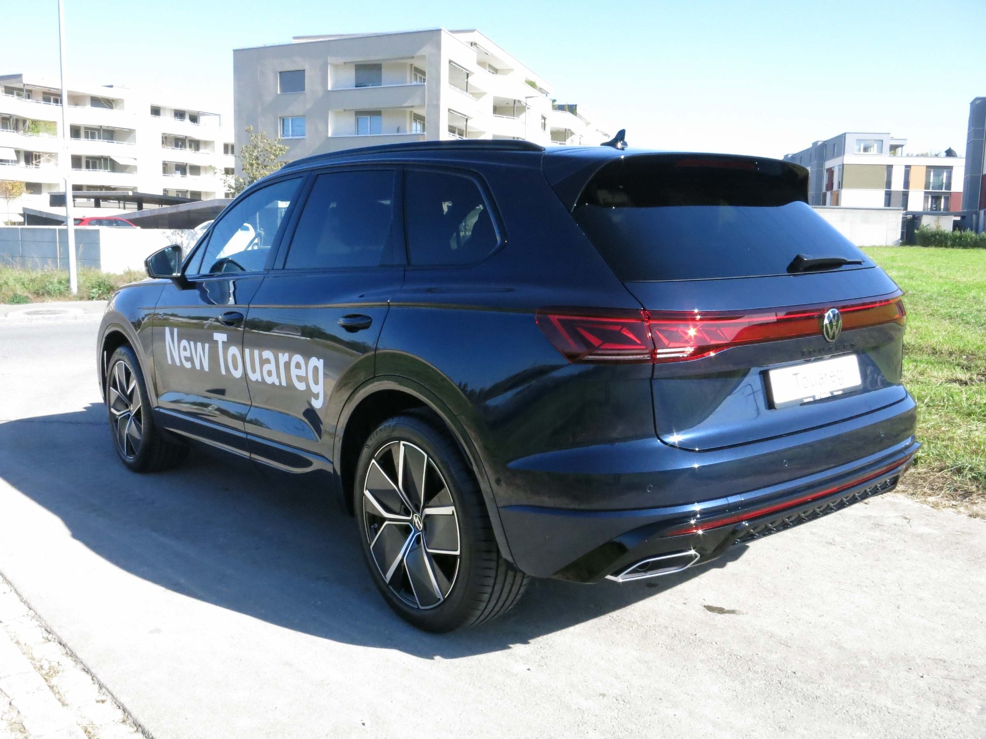 VW Touareg 3.0 V6 TDI R-Line-image-5