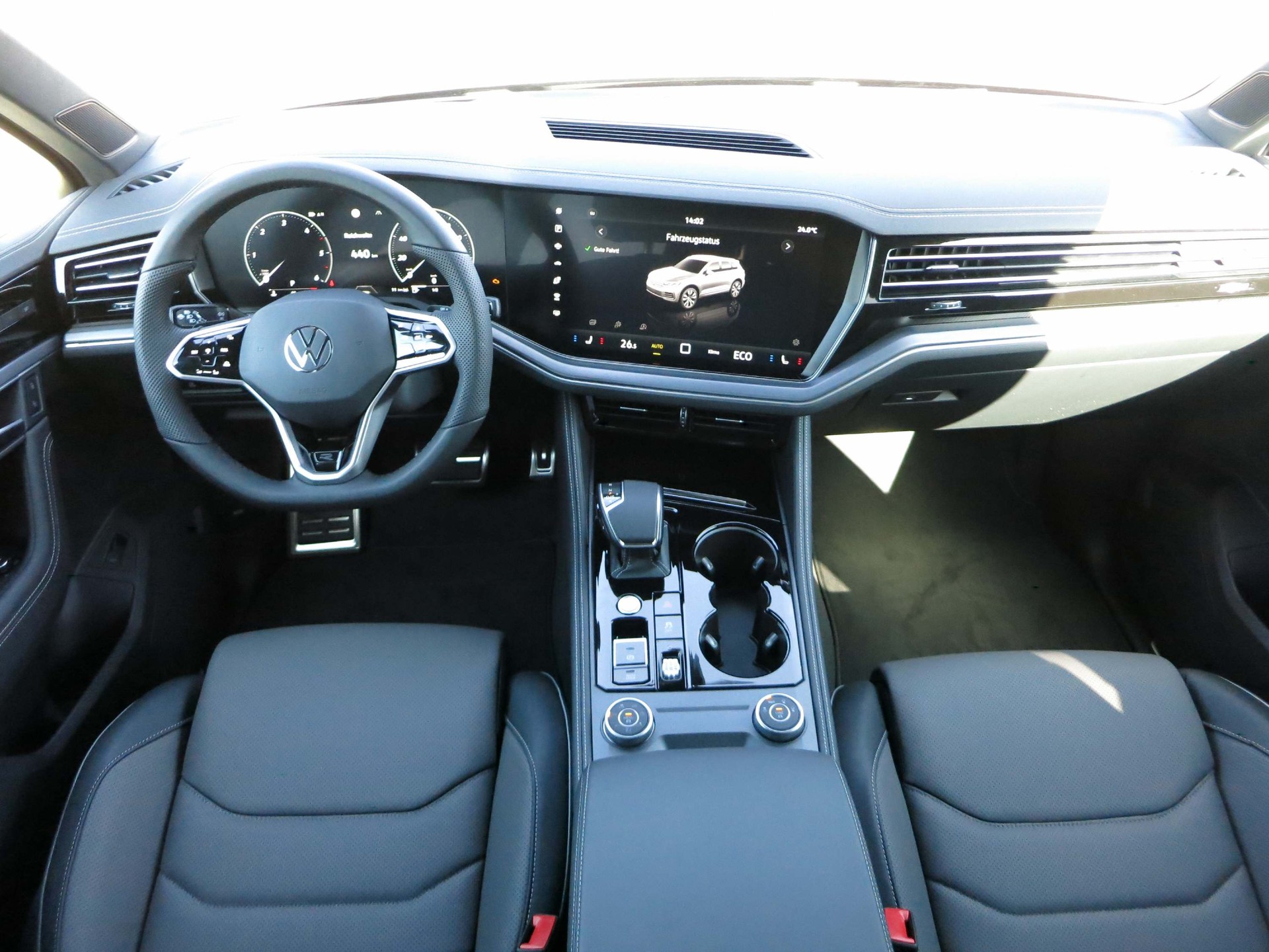 VW Touareg 3.0 V6 TDI R-Line-image-8