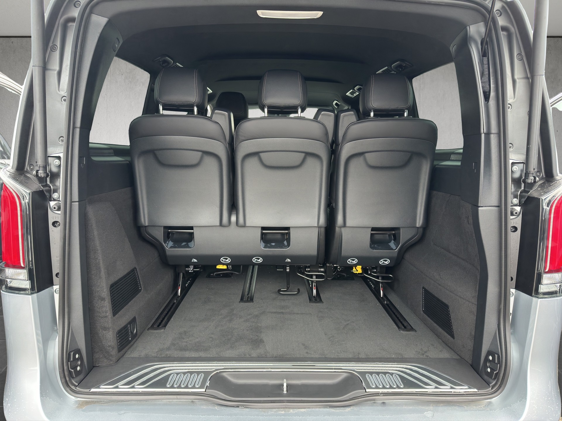 MERCEDES-BENZ V 250 d lang Avantgarde 9G-Tronic-image-10
