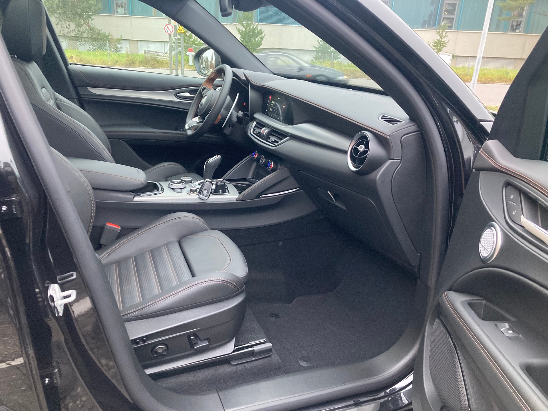 ALFA ROMEO Stelvio 2.0 Intensa Q4 AT8-image-2