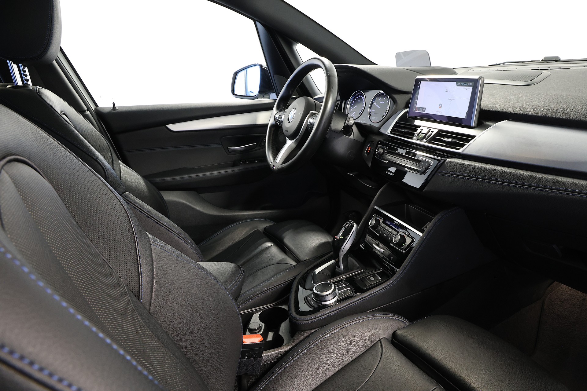 BMW 220d xDrive Active Tourer Steptronic M Sport-image-18
