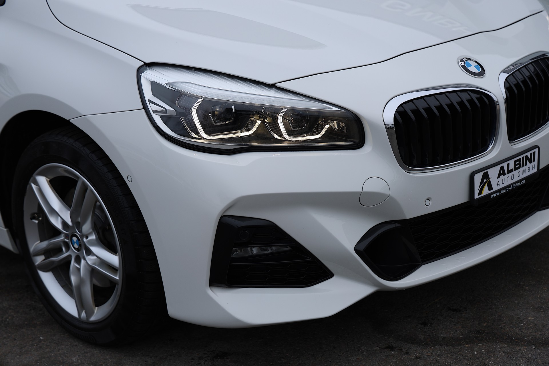 BMW 220d xDrive Active Tourer Steptronic M Sport-image-4