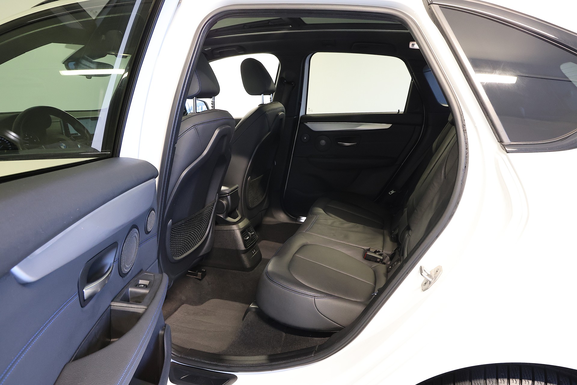 BMW 220d xDrive Active Tourer Steptronic M Sport-image-20