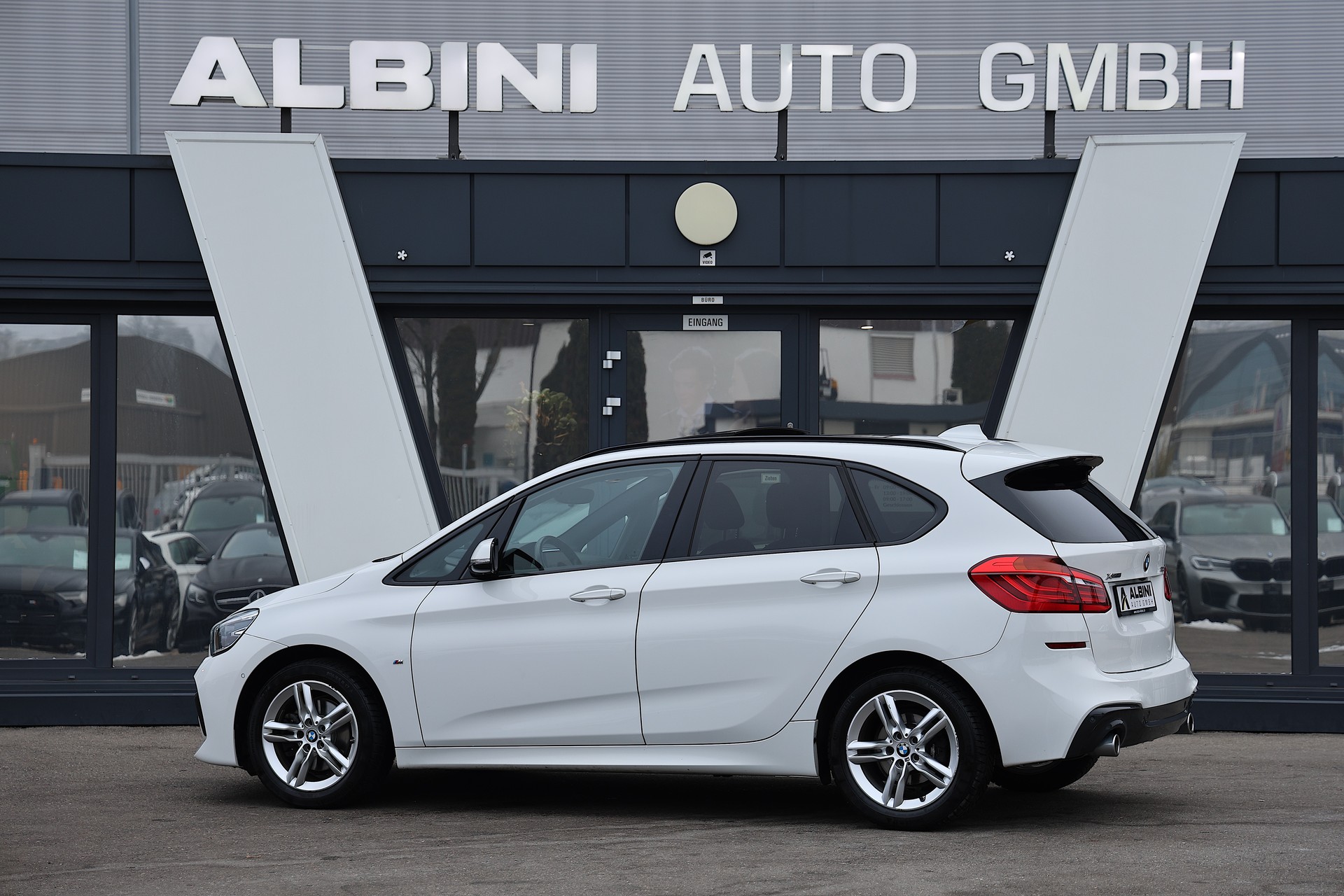 BMW 220d xDrive Active Tourer Steptronic M Sport-showroom-element-2