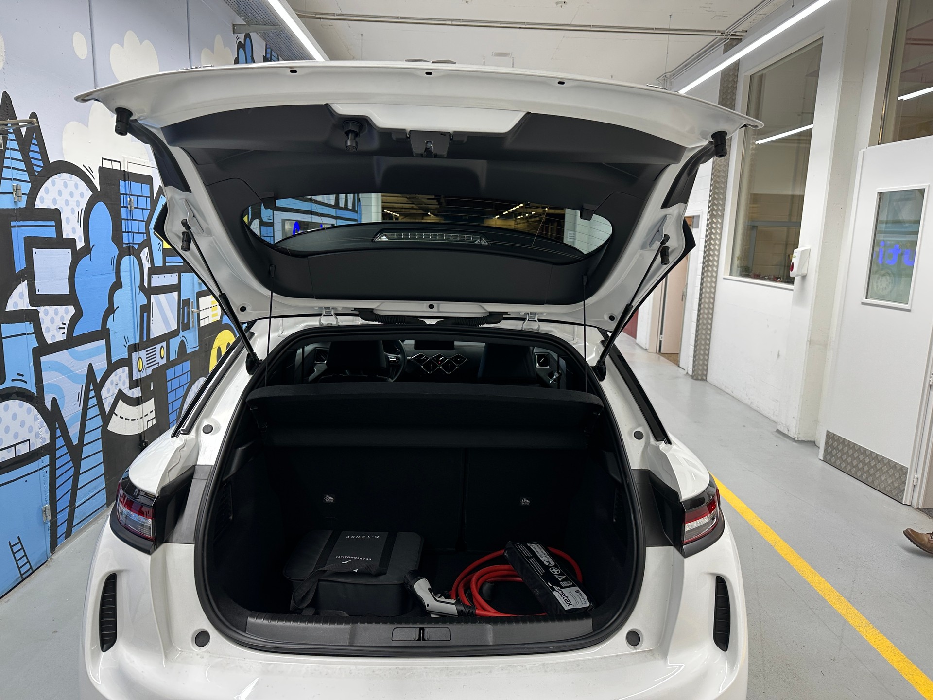 DS AUTOMOBILES DS 3 Crossback E-Tense 136 Performance Line-image-5