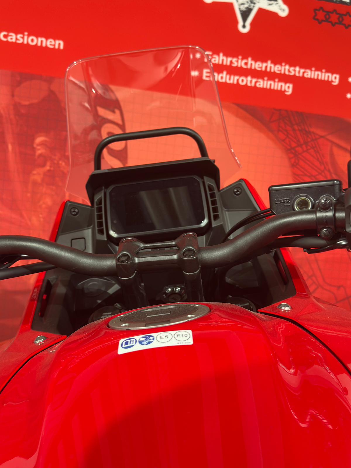 HONDA NX 500**Grand Prix Red**DEMO-BIKE-image-8