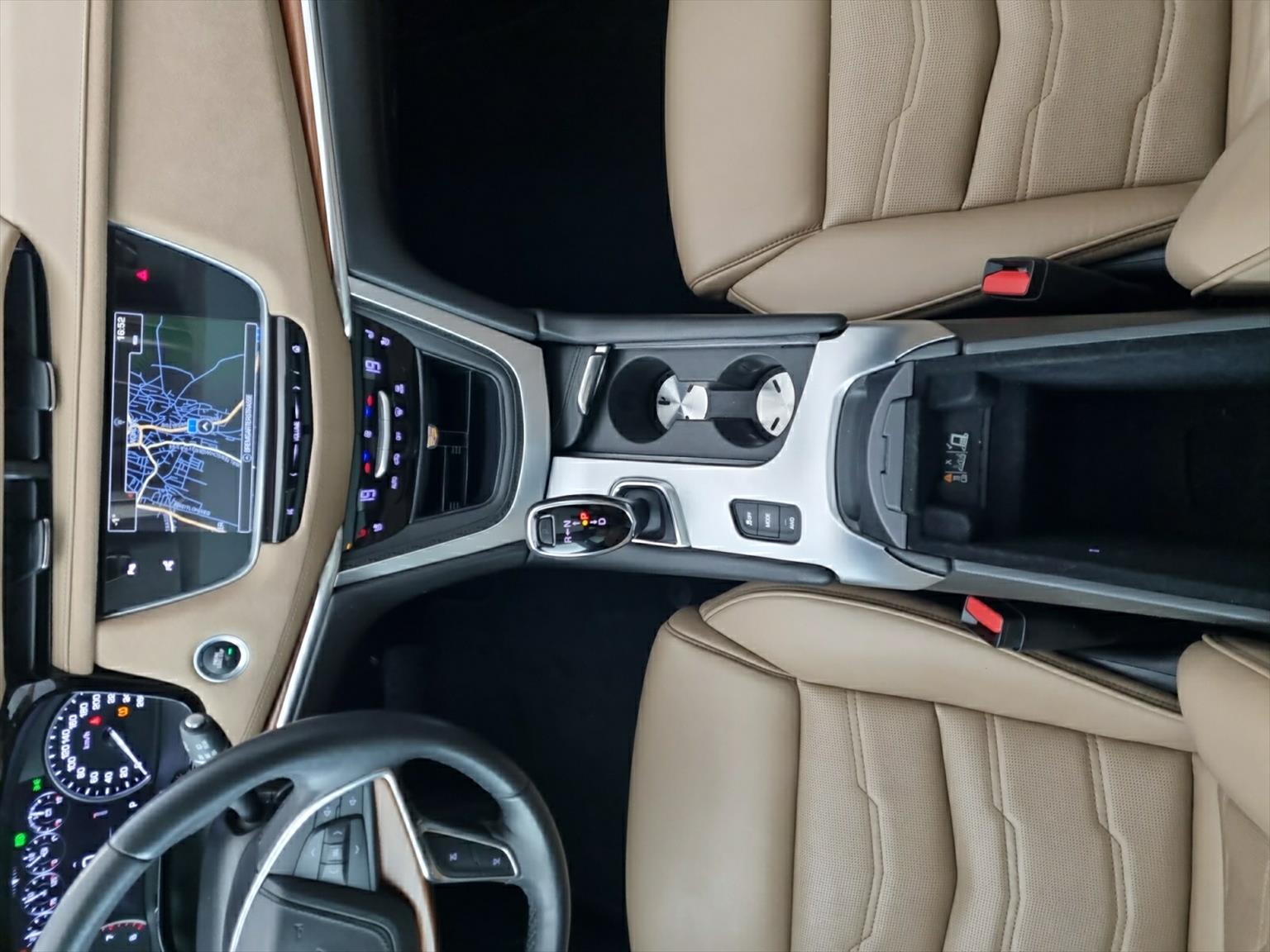 CADILLAC XT5 3.6 V6 Luxury AWD-image-8