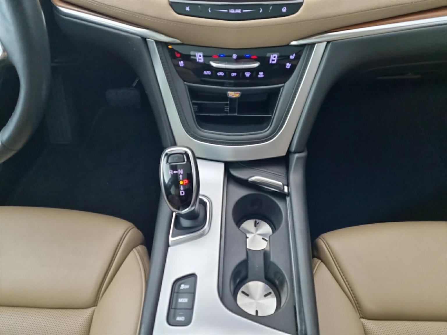 CADILLAC XT5 3.6 V6 Luxury AWD-image-7