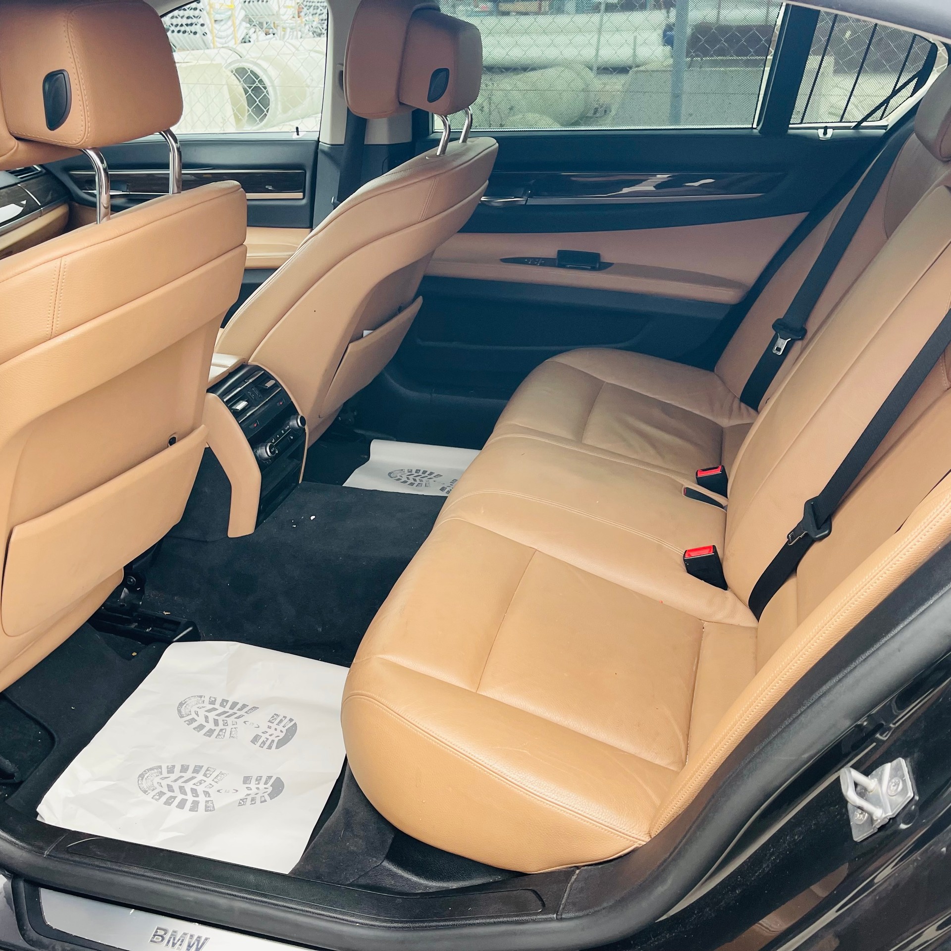 BMW 740i L-image-10