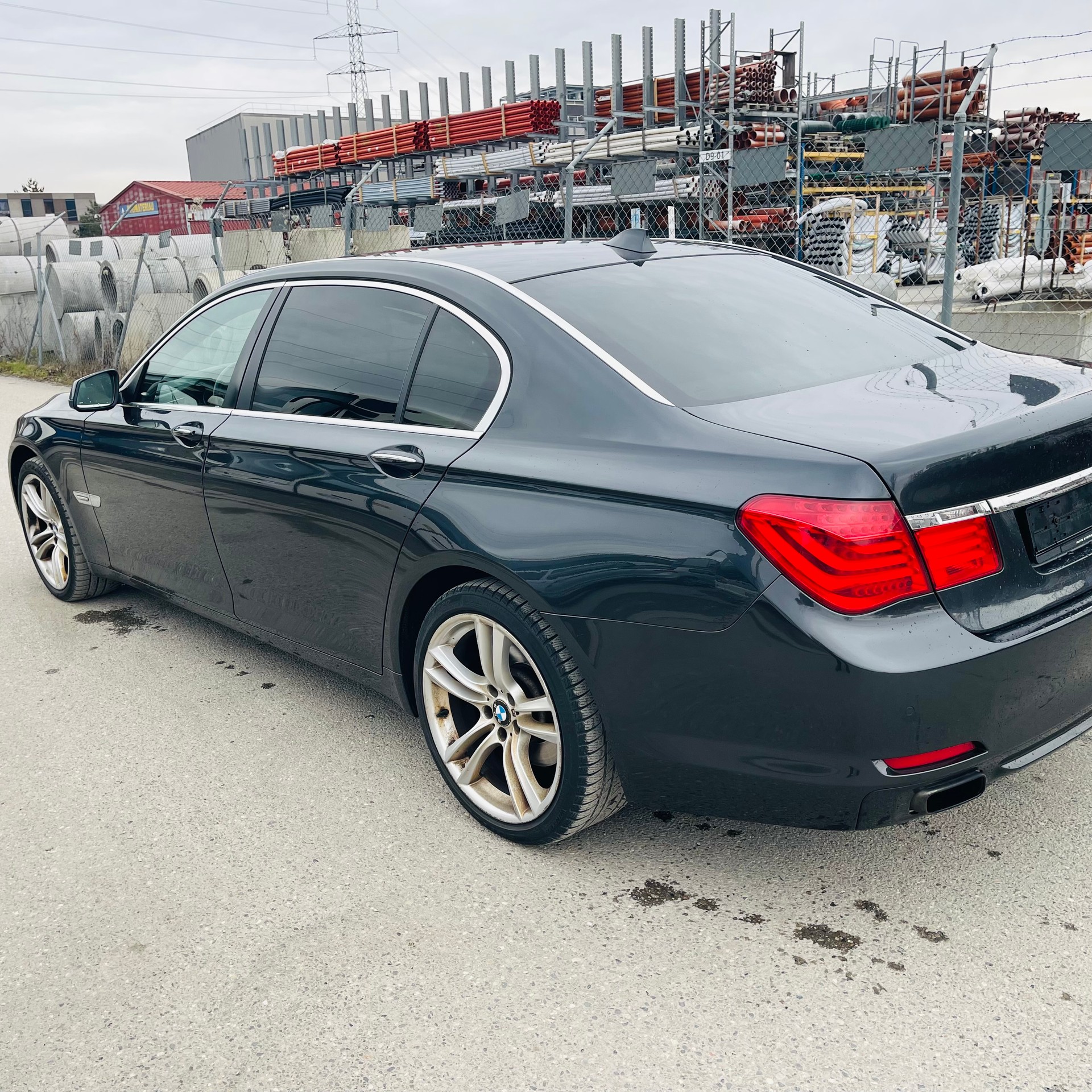 BMW 740i L-image-3