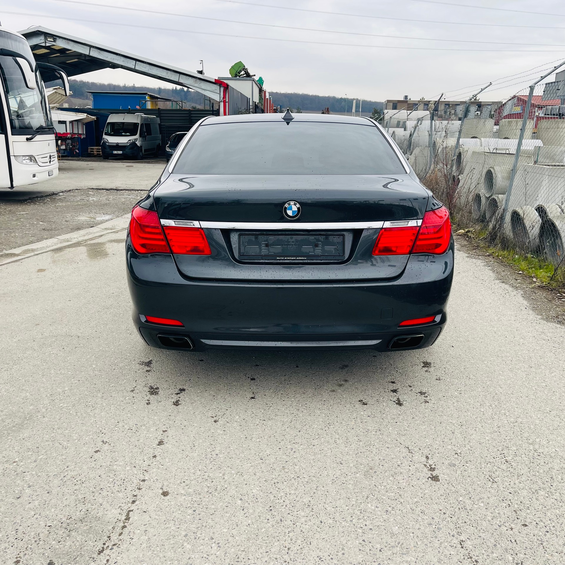 BMW 740i L-image-5