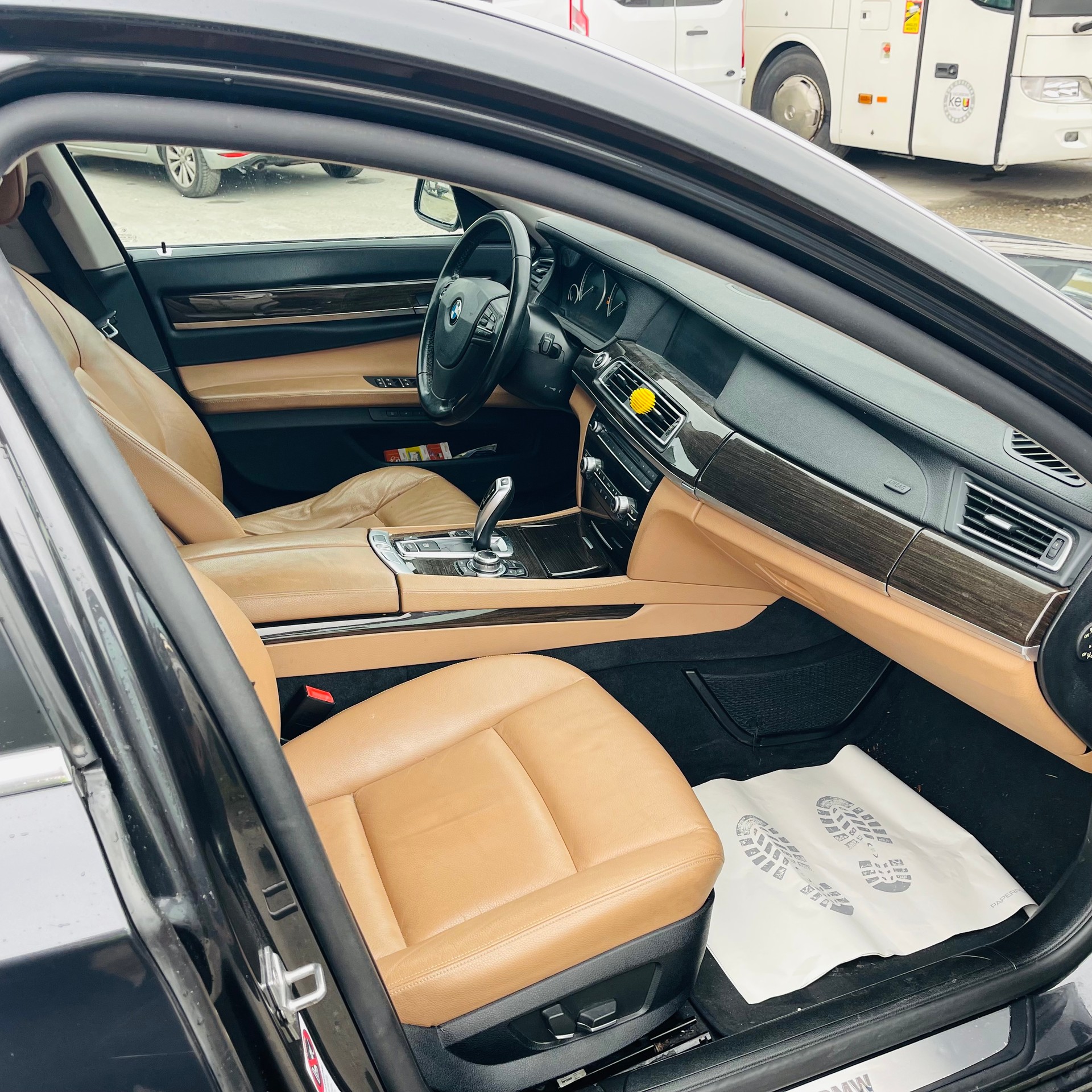 BMW 740i L-image-8