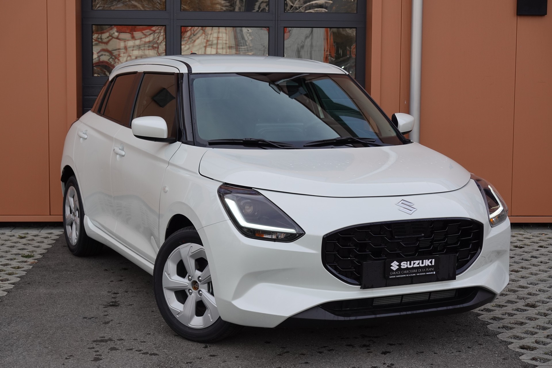 SUZUKI Swift 1.2 Compact+ Hybrid CVT - "Tempomat Adapt. * Caméra de recul * Sièges chauffants * Apple Car Play * Aides Conduites"