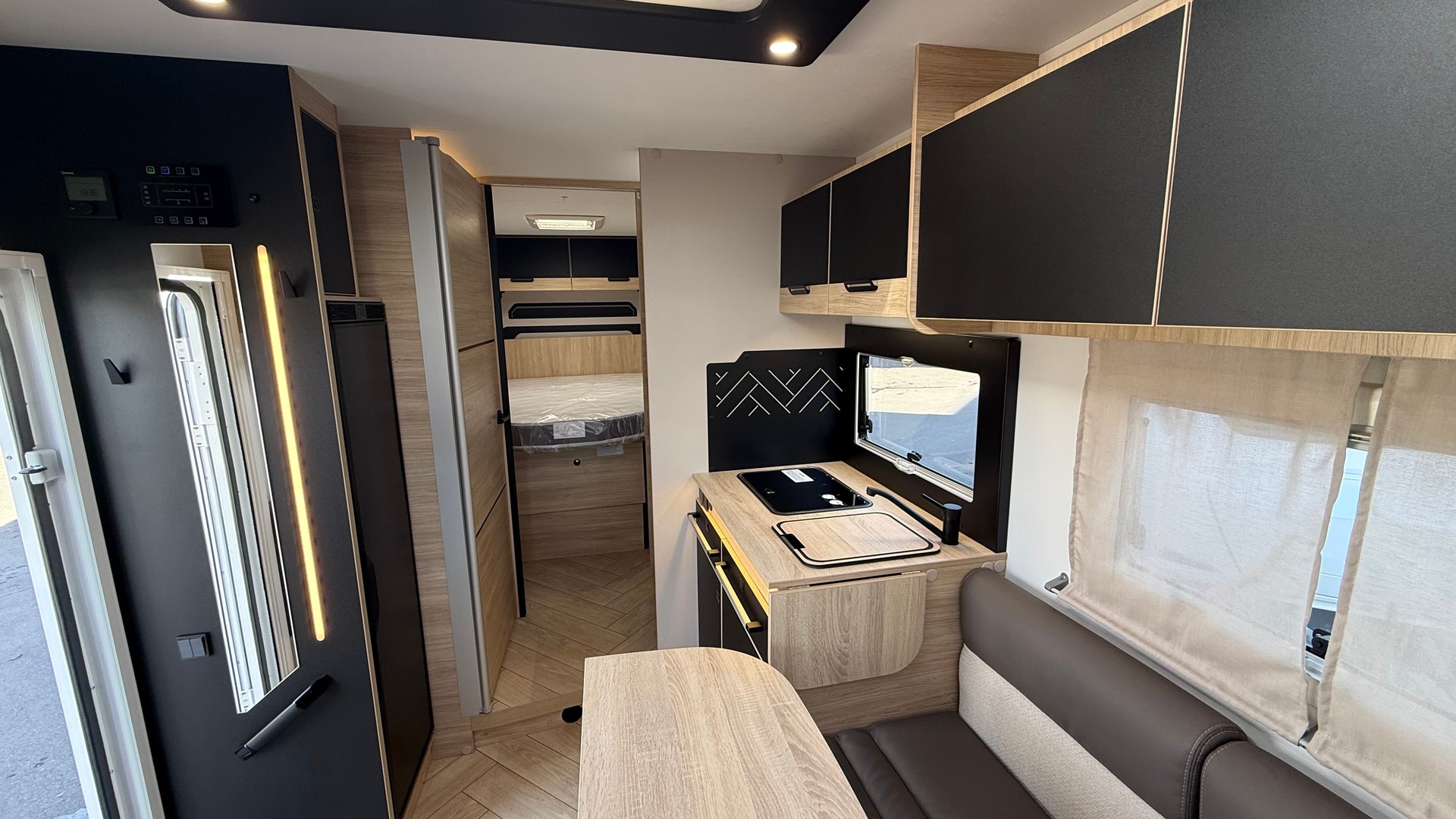 CHALLENGER 318 Graphite Edition-image-12