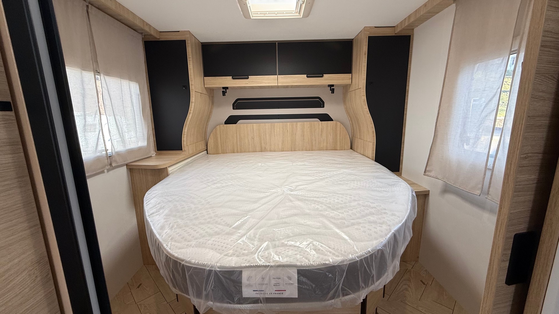 CHALLENGER 318 Graphite Edition-image-14