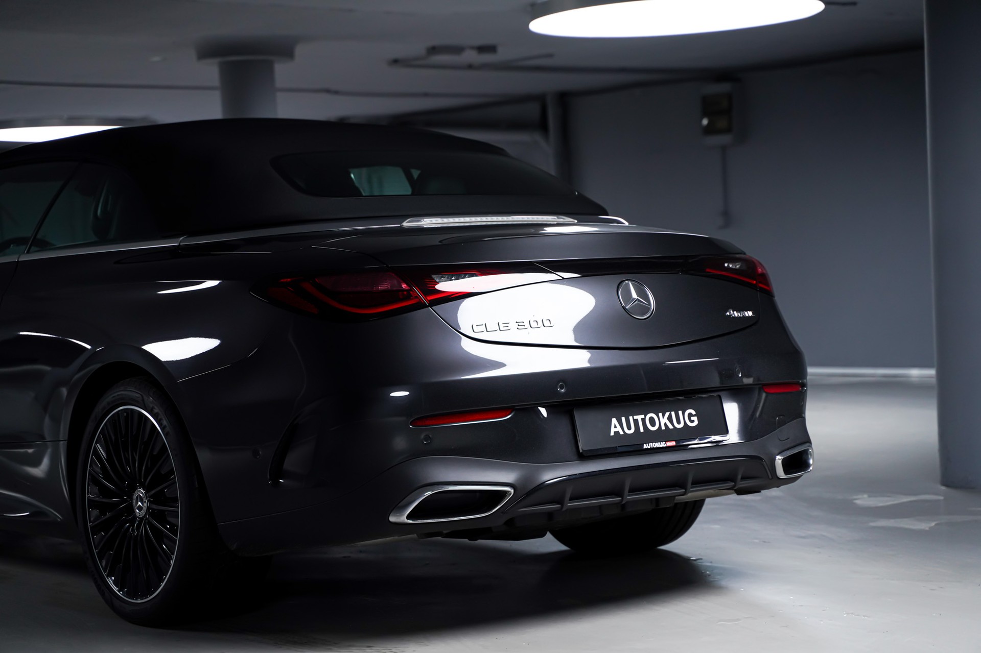 MERCEDES-BENZ CLE 300 Cabrio AMG-Line 4Matic 9G-Tronic-image-7