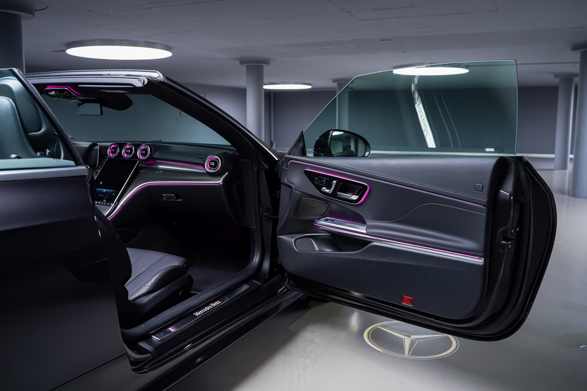 MERCEDES-BENZ CLE 300 Cabrio AMG-Line 4Matic 9G-Tronic-image-15