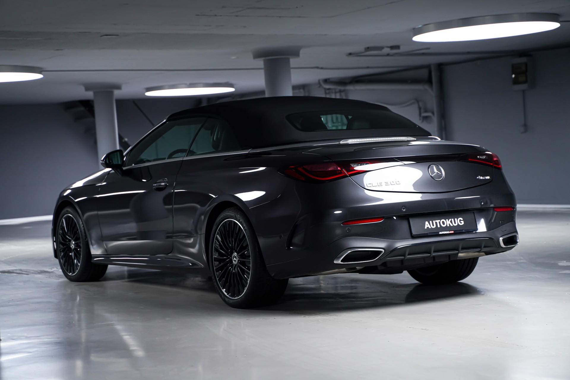 MERCEDES-BENZ CLE 300 Cabrio AMG-Line 4Matic 9G-Tronic-image-6