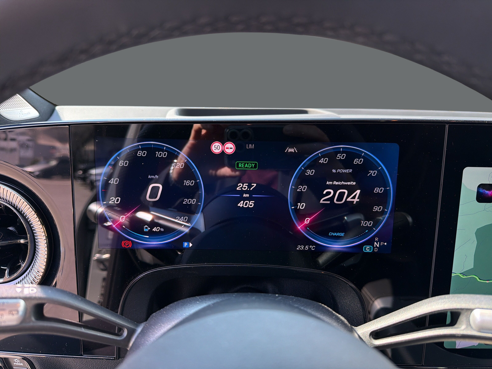 MERCEDES-BENZ GLB 350 4Matic with EQ Technology-image-10