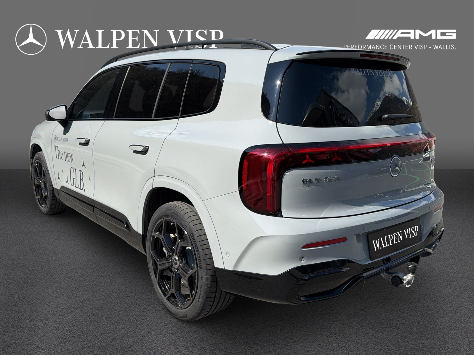 MERCEDES-BENZ GLB 350 4Matic with EQ Technology-showroom-element-3
