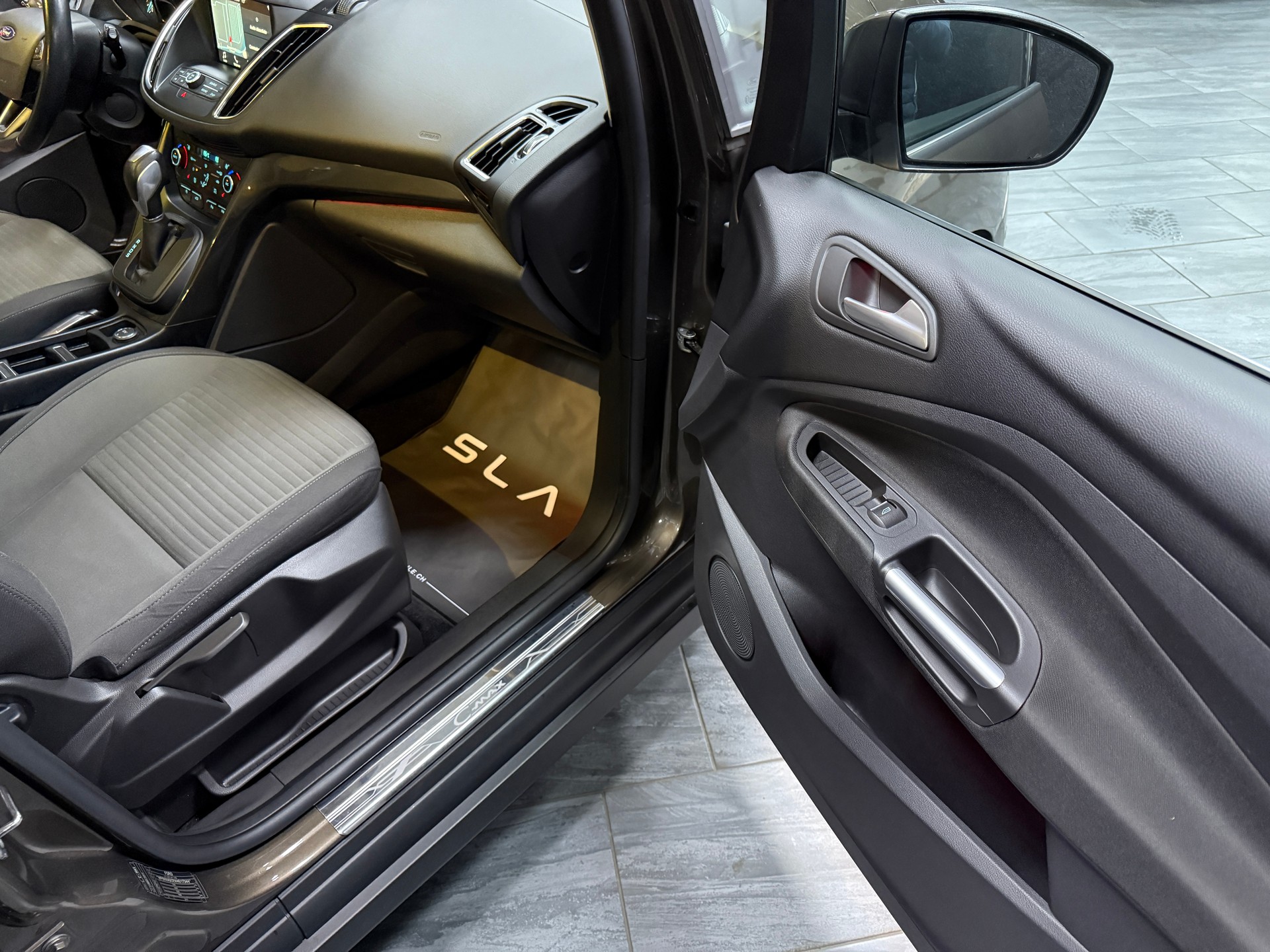 FORD C-Max 1.5 SCTi Titanium Automat-image-9