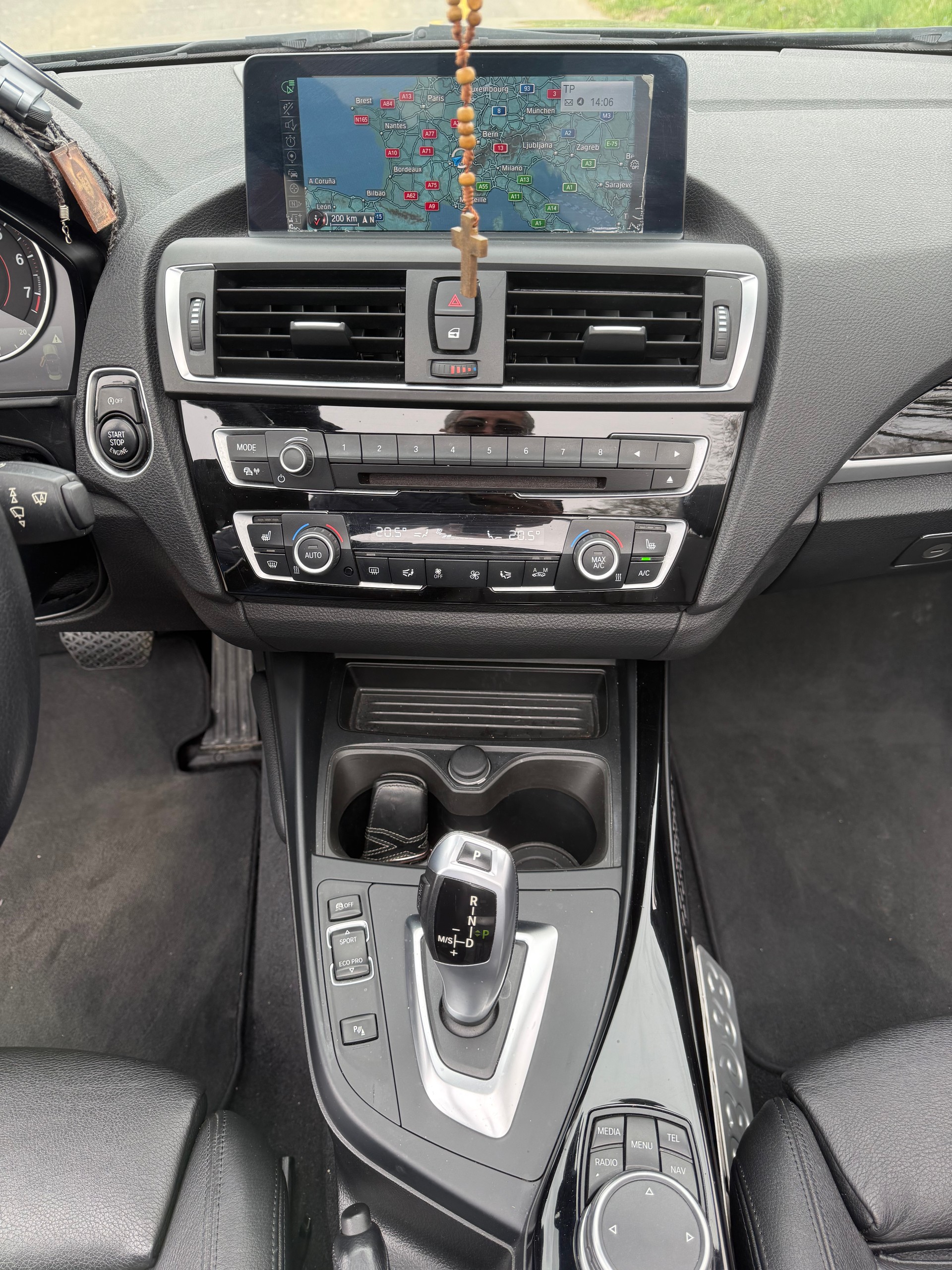BMW 220i Sport Line Steptronic-image-7