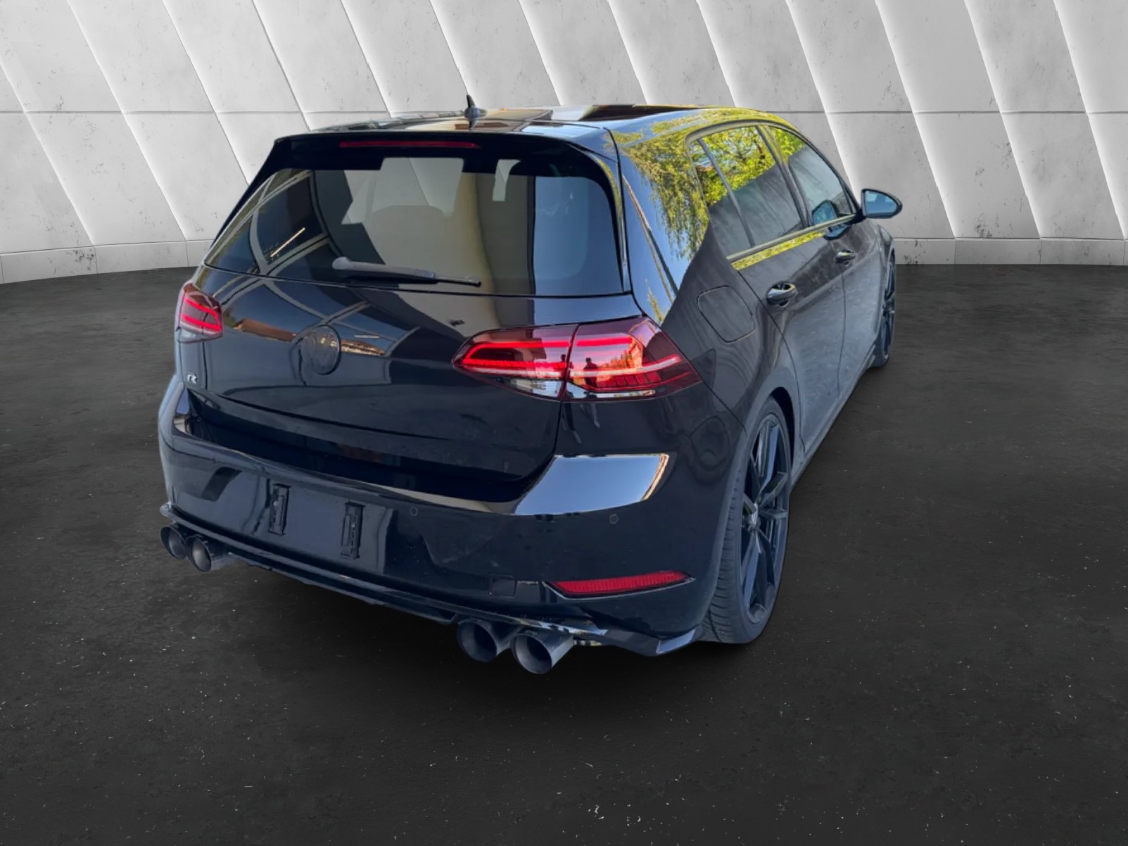 VW Golf 2.0 TSI R 4Motion DSG-image-7