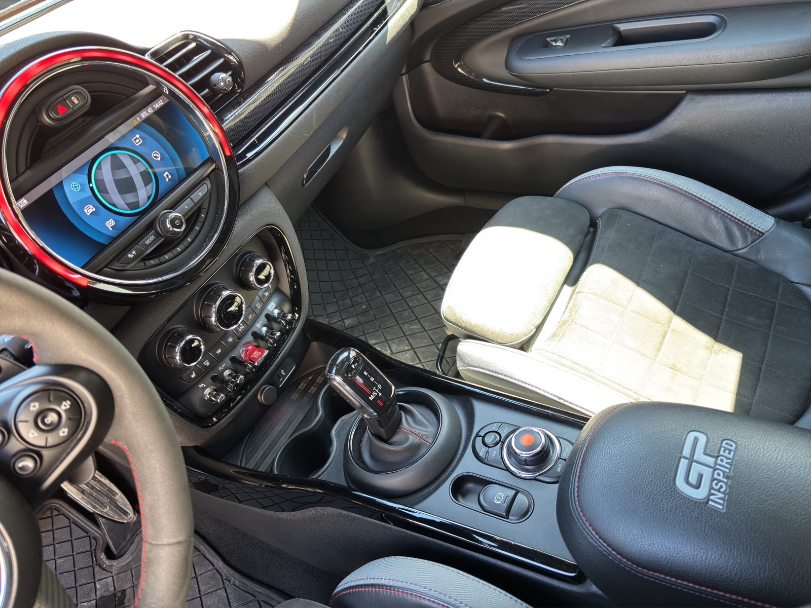 MINI Clubman Cooper John Cooper Works ALL4 GP Inspired-image-10