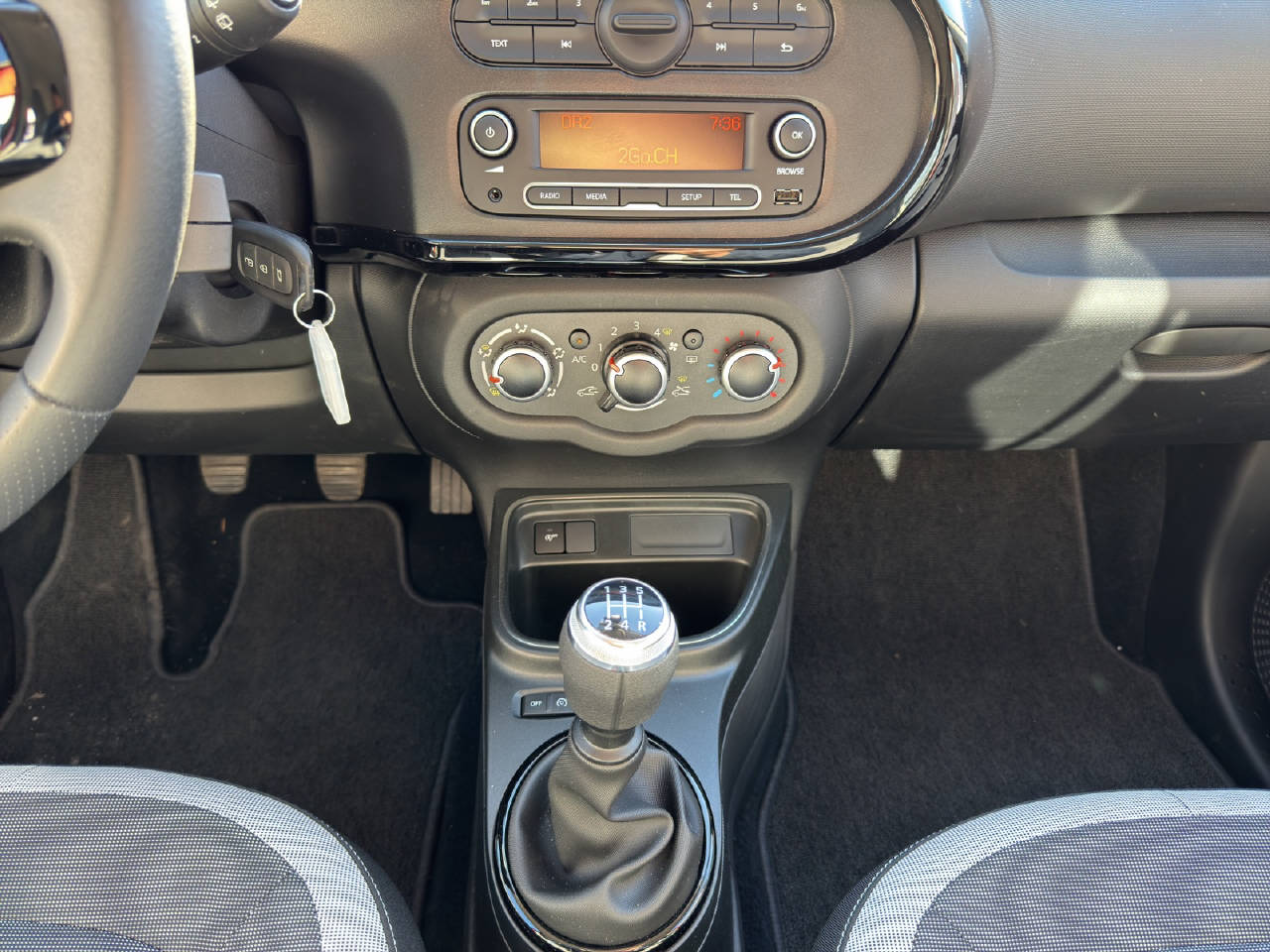 RENAULT Twingo 1.0 SCe 75 Life-image-8