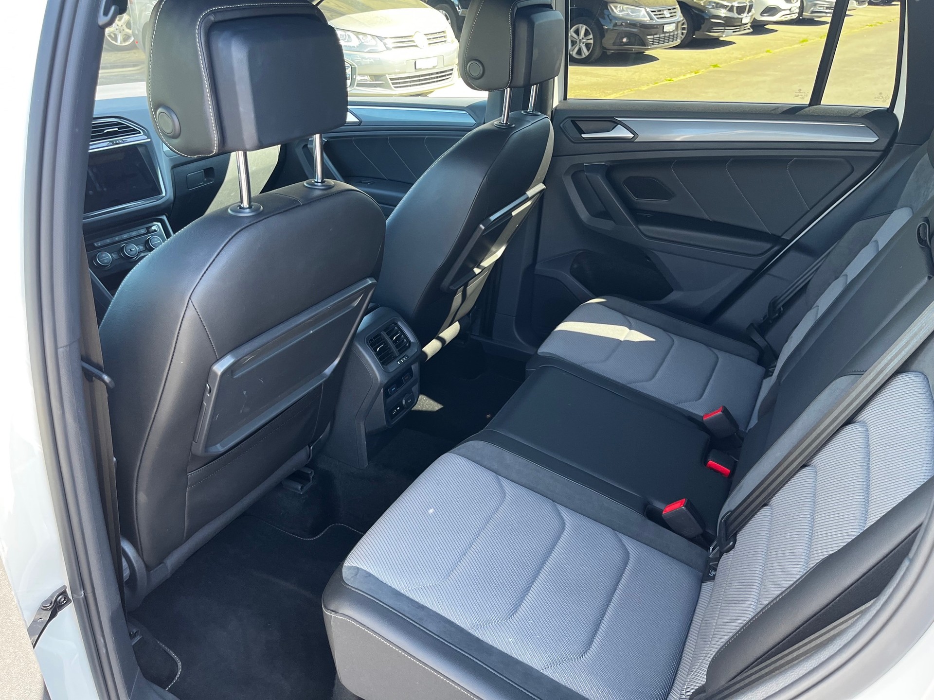 VW Tiguan 2.0 TDI SCR Highline 4Motion DSG-image-10