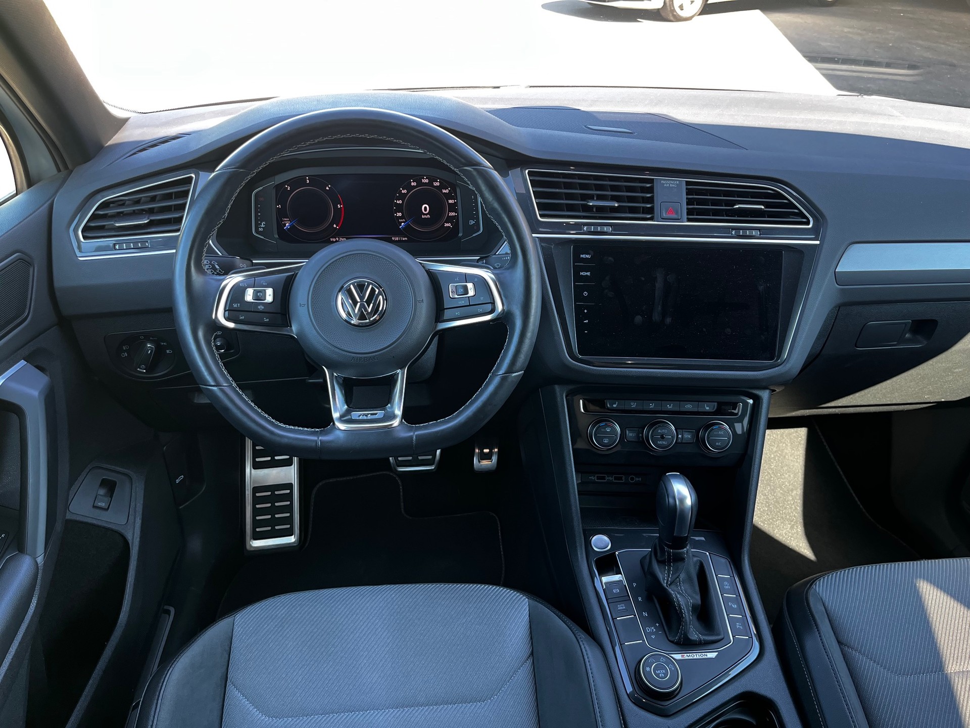 VW Tiguan 2.0 TDI SCR Highline 4Motion DSG-image-16