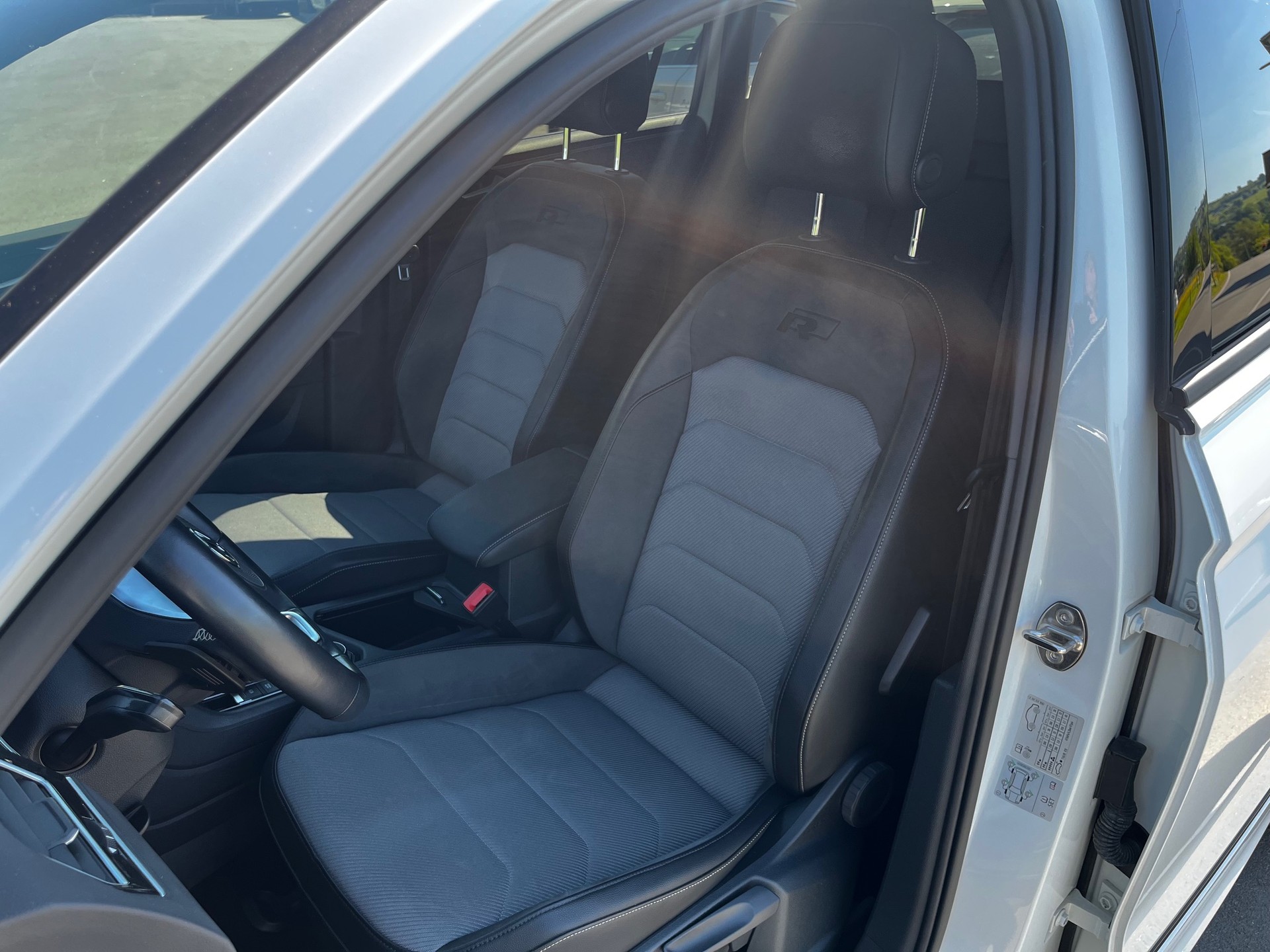 VW Tiguan 2.0 TDI SCR Highline 4Motion DSG-image-5