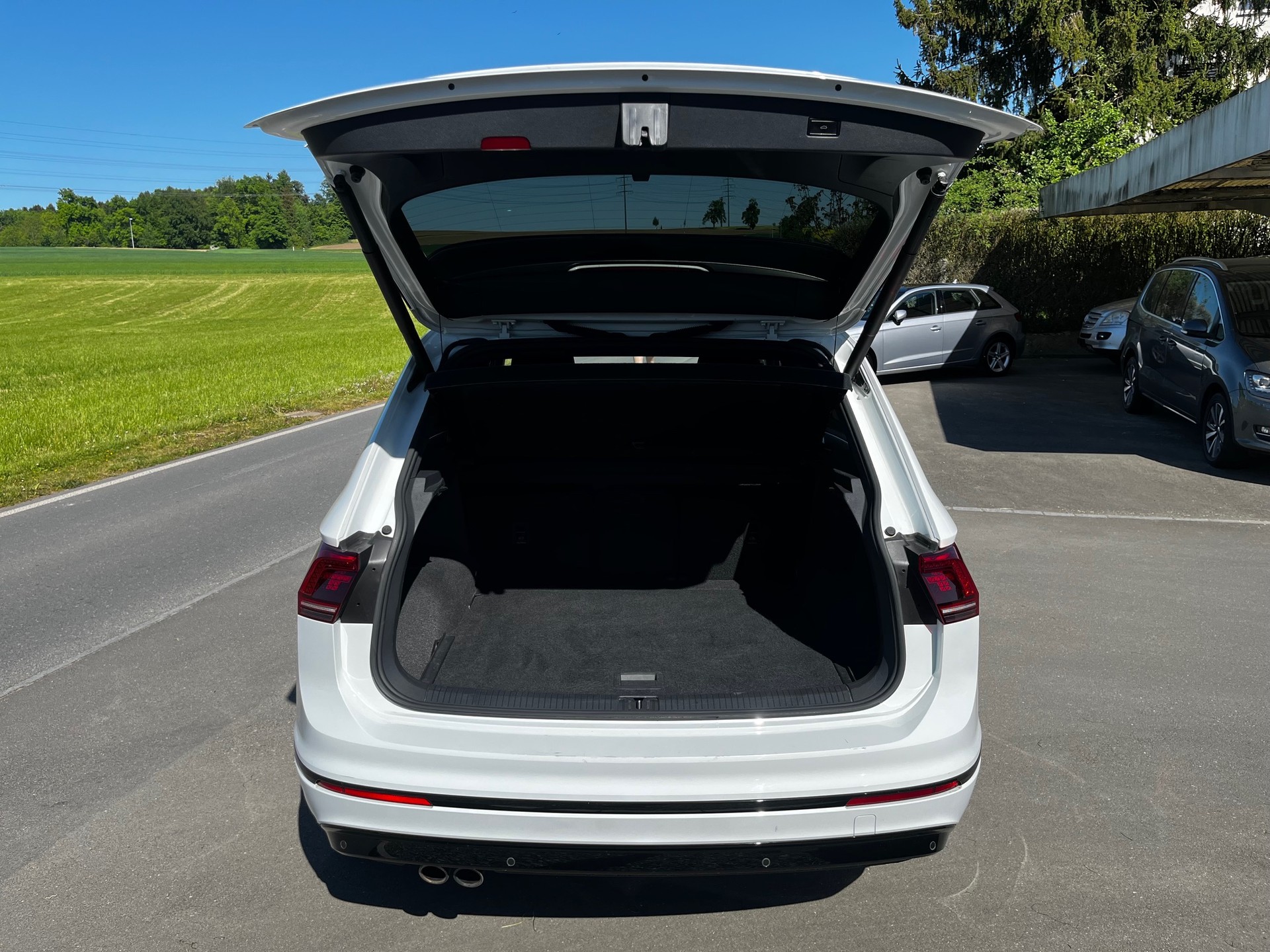 VW Tiguan 2.0 TDI SCR Highline 4Motion DSG-image-12