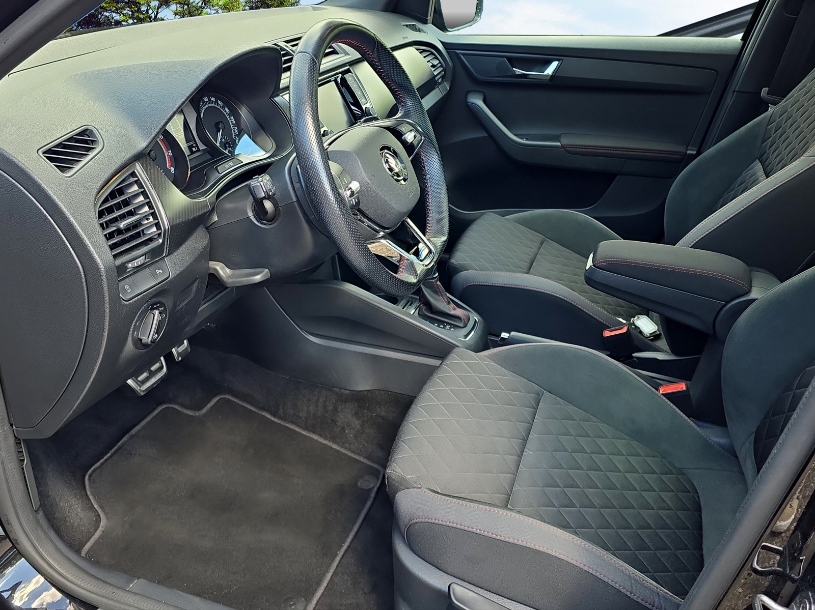 SKODA Fabia 1.0 TSI Monte Carlo DSG-image-6