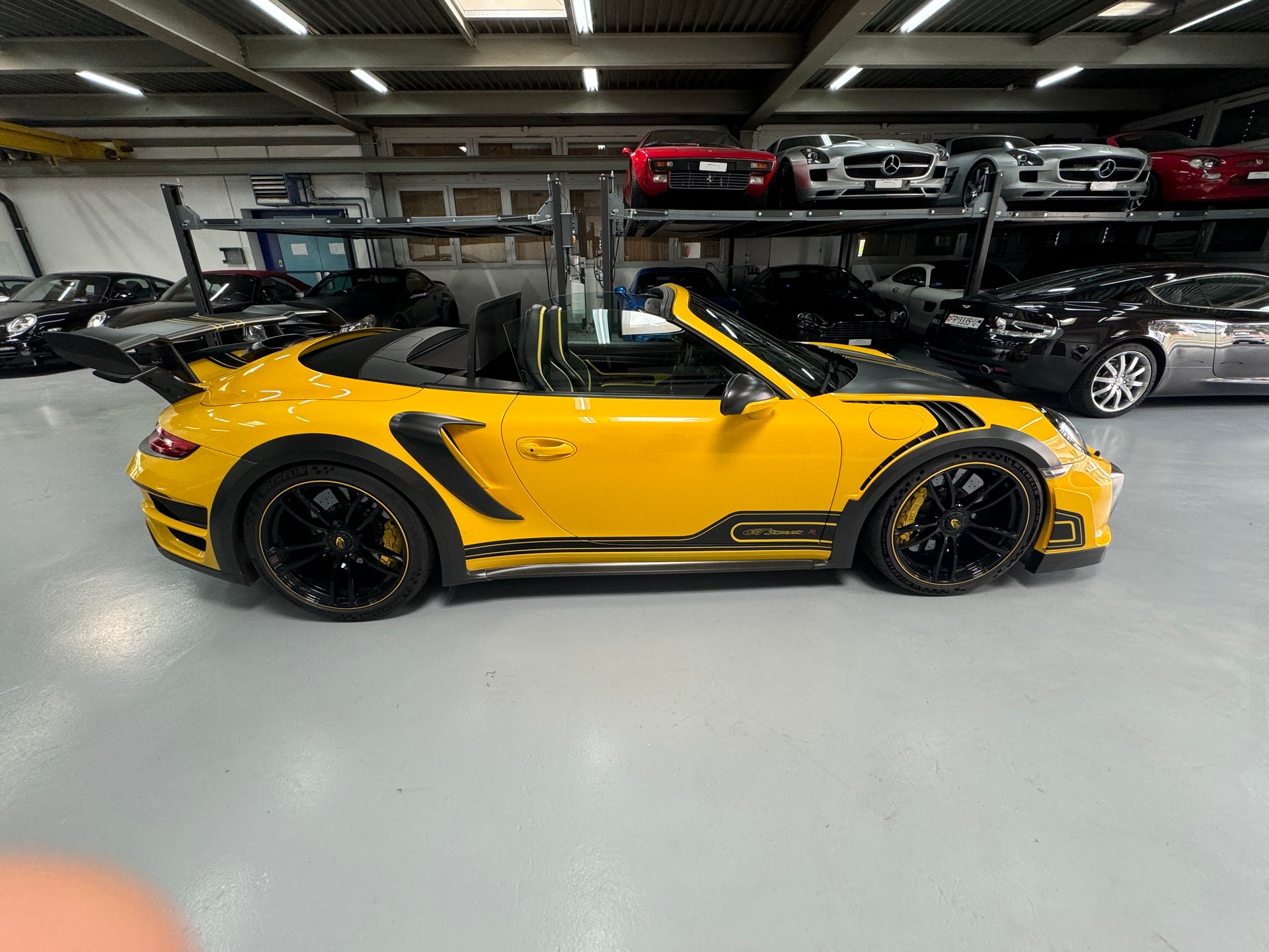 PORSCHE 911 Turbo S Cabrio PDK TECHART 1 OF 1-showroom-element-3