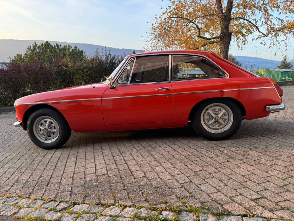 MG B GT-image-2