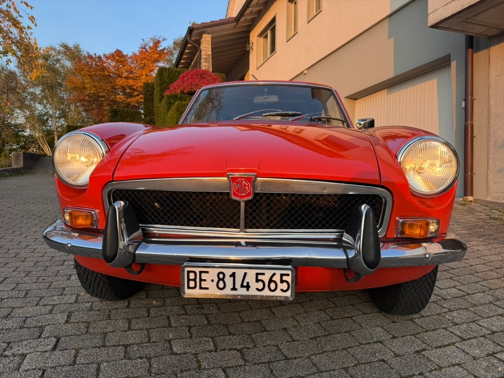 MG B GT-image-4