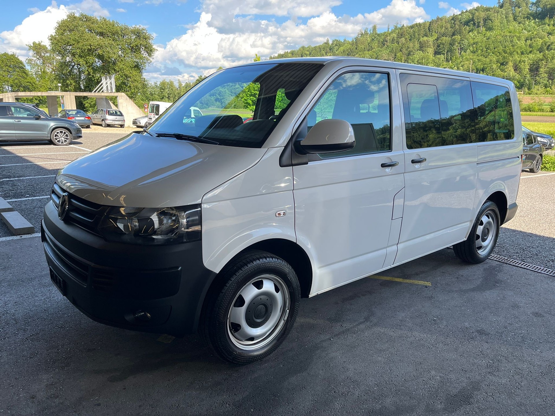 VW EX POLICE !! MOTOR NEU !! MFK NEU !! 8 PLÄTZER 4X4 SYNCHRO TOP ZUSTAND. AB SERVICE.T5 2.0 Bi-TDI 4X4 DSG. AHK 2500 KG.-showroom-element-1