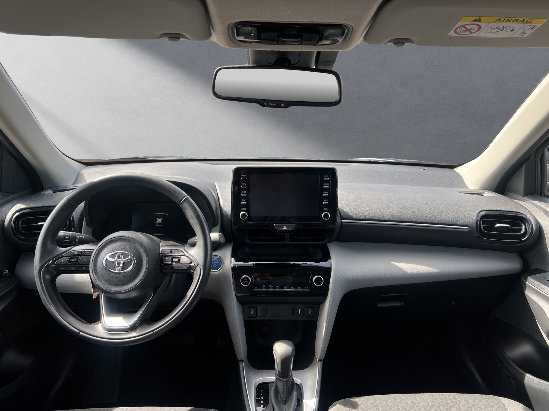 TOYOTA Yaris Cross 1.5 VVT-i HSD Comfort-showroom-element-3