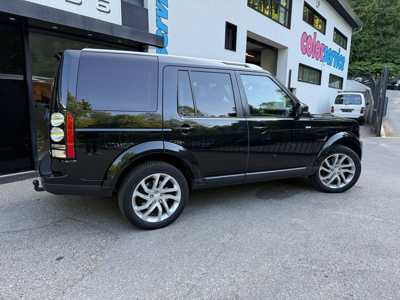 LAND ROVER Discovery 3.0 SDV6 Landmark Automatic-image-3