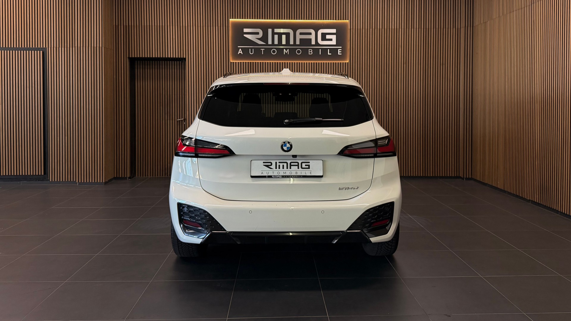 BMW 218d Active Tourer M Sport DKG | Frisch ab Service | Ab MFK | CarVertical | Vollausstattung-image-9