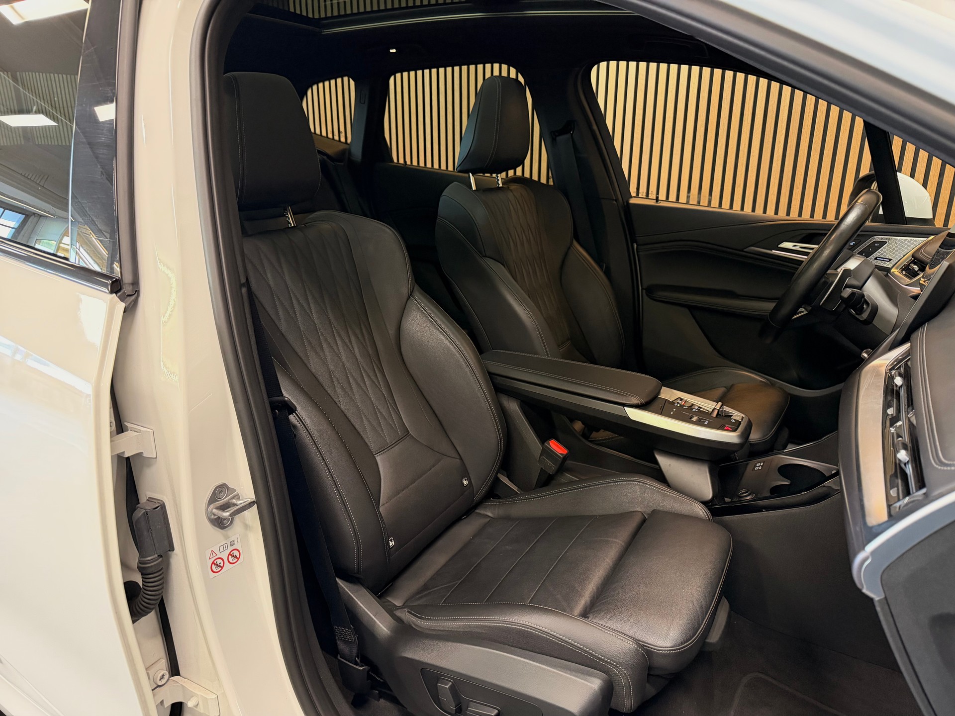 BMW 218d Active Tourer M Sport DKG | Frisch ab Service | Ab MFK | CarVertical | Vollausstattung-image-18