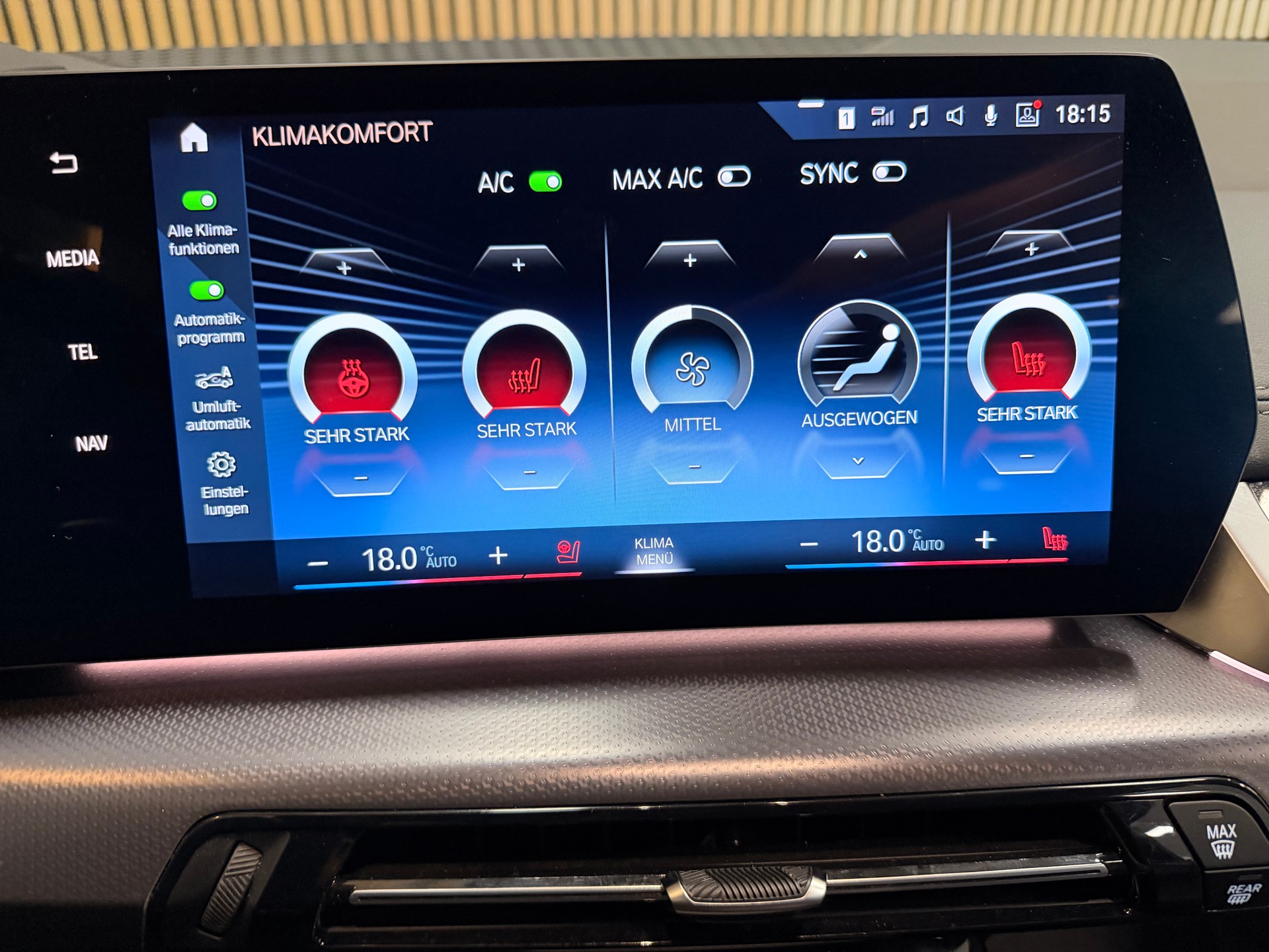 BMW 218d Active Tourer M Sport DKG | Frisch ab Service | Ab MFK | CarVertical | Vollausstattung-image-25