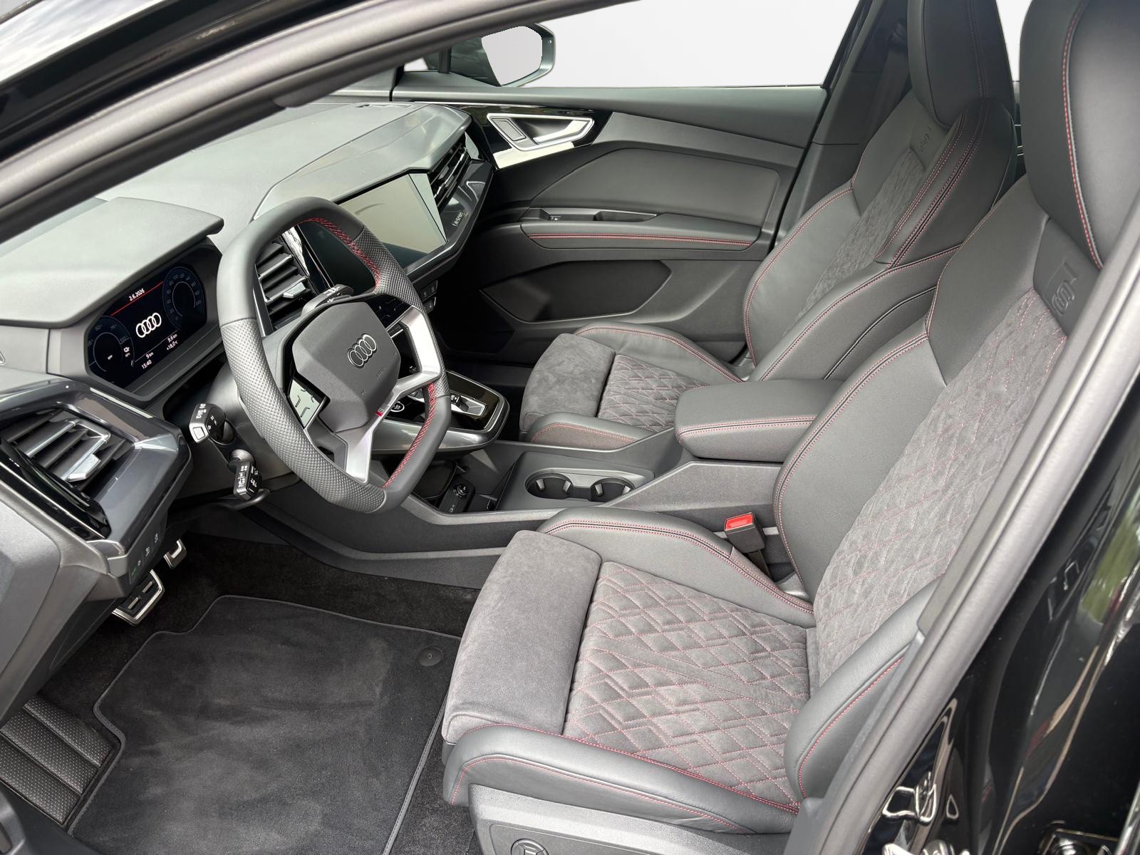AUDI Q4 e-tron 45 Edition Swiss Ski quattro-image-4