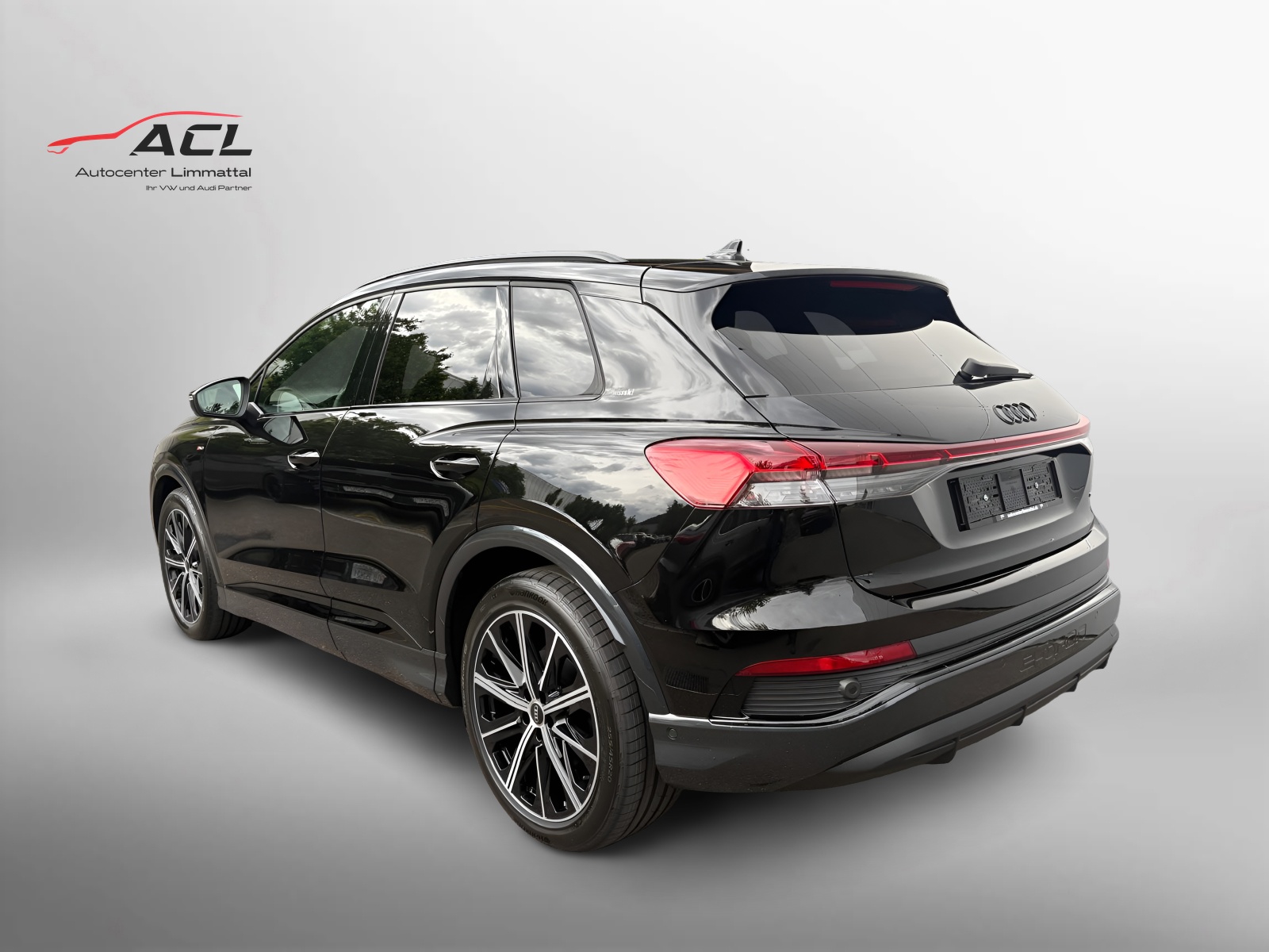 AUDI Q4 e-tron 45 Edition Swiss Ski quattro-image-7