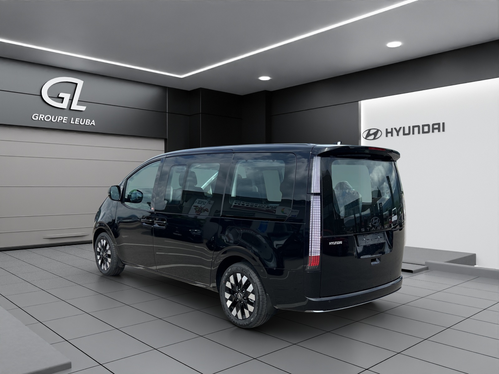 HYUNDAI Staria Premium 1.6 T-GDi HEV Amplia A-showroom-element-2