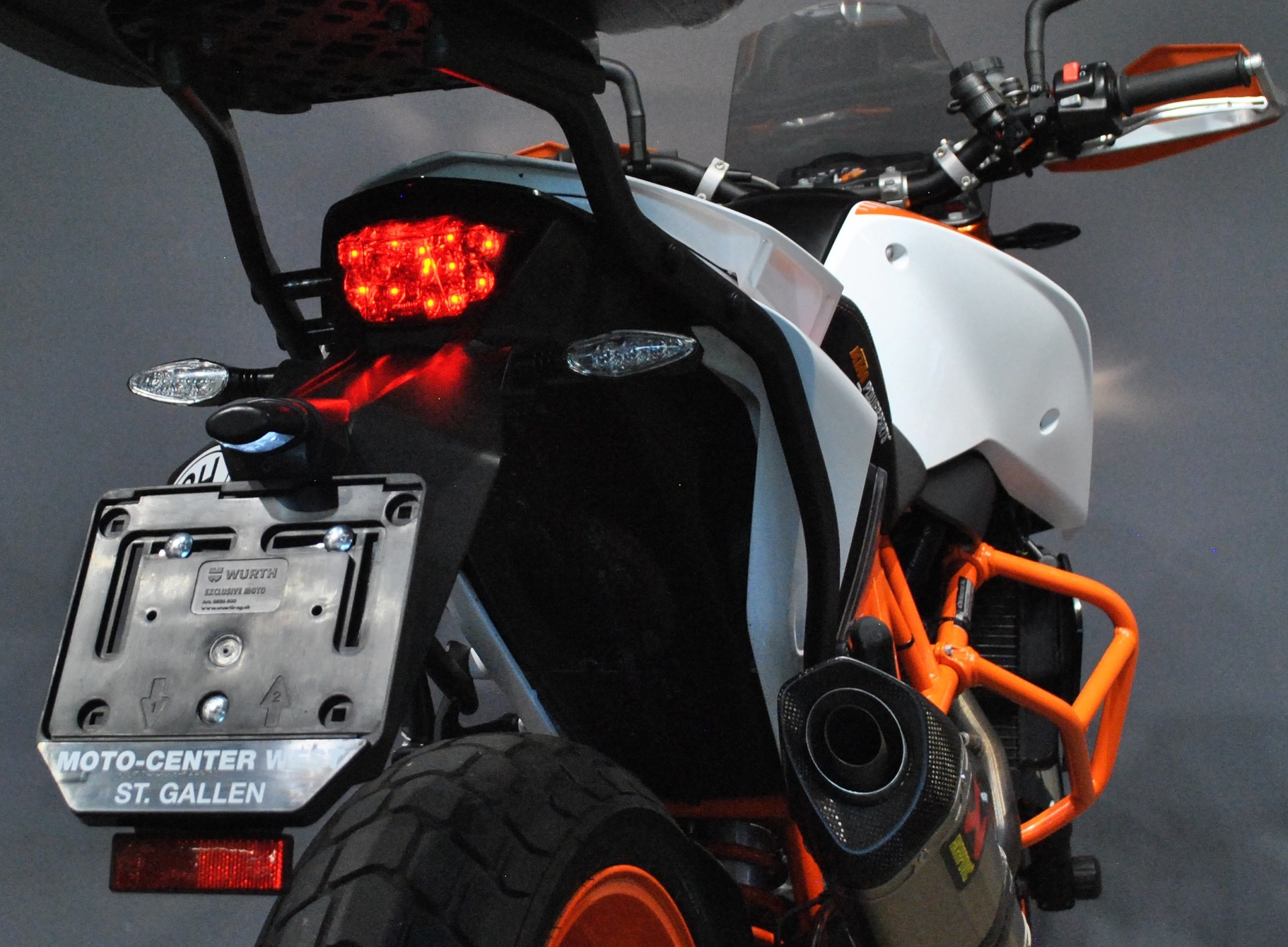 KTM 690 Duke R ABS-image-8